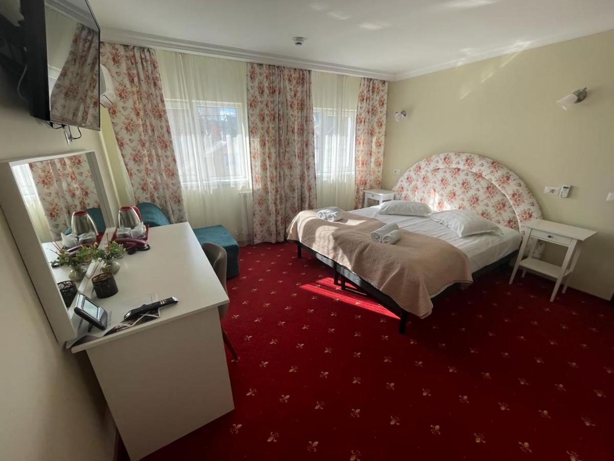 Casa Bucovineana Hotel Suceava Exterior foto