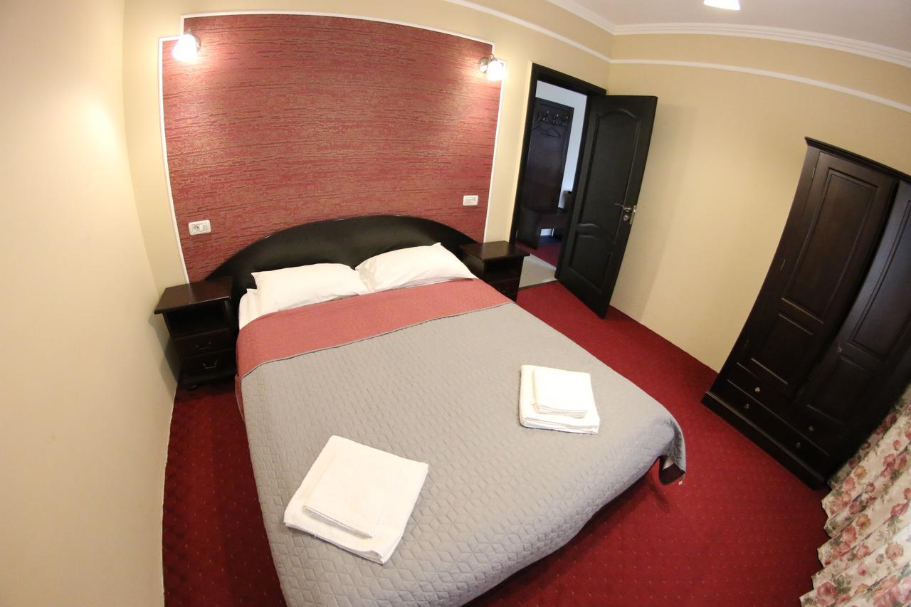 Casa Bucovineana Hotel Suceava Exterior foto