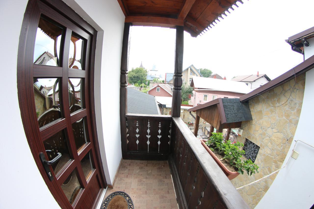 Casa Bucovineana Hotel Suceava Exterior foto