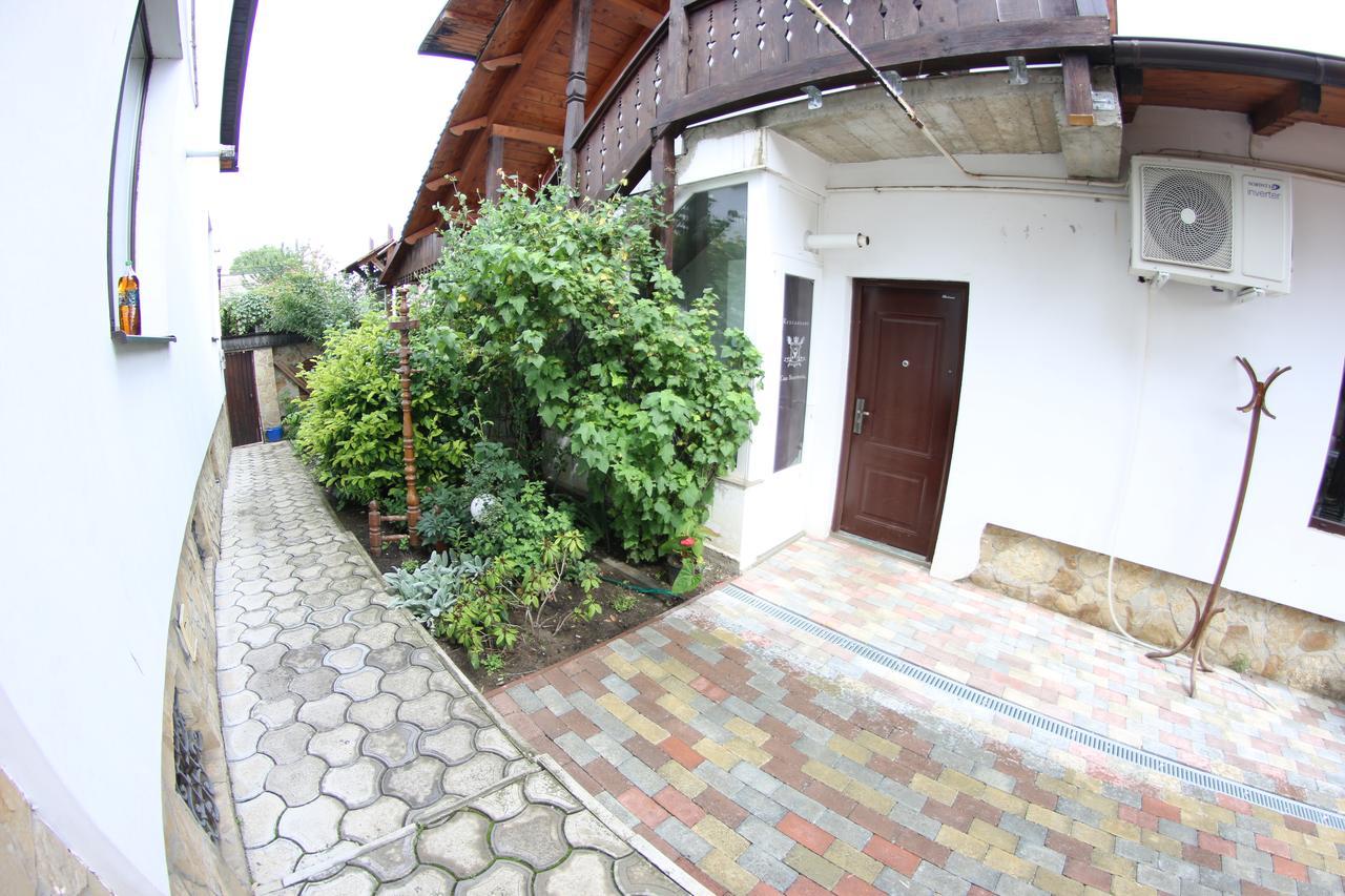 Casa Bucovineana Hotel Suceava Exterior foto