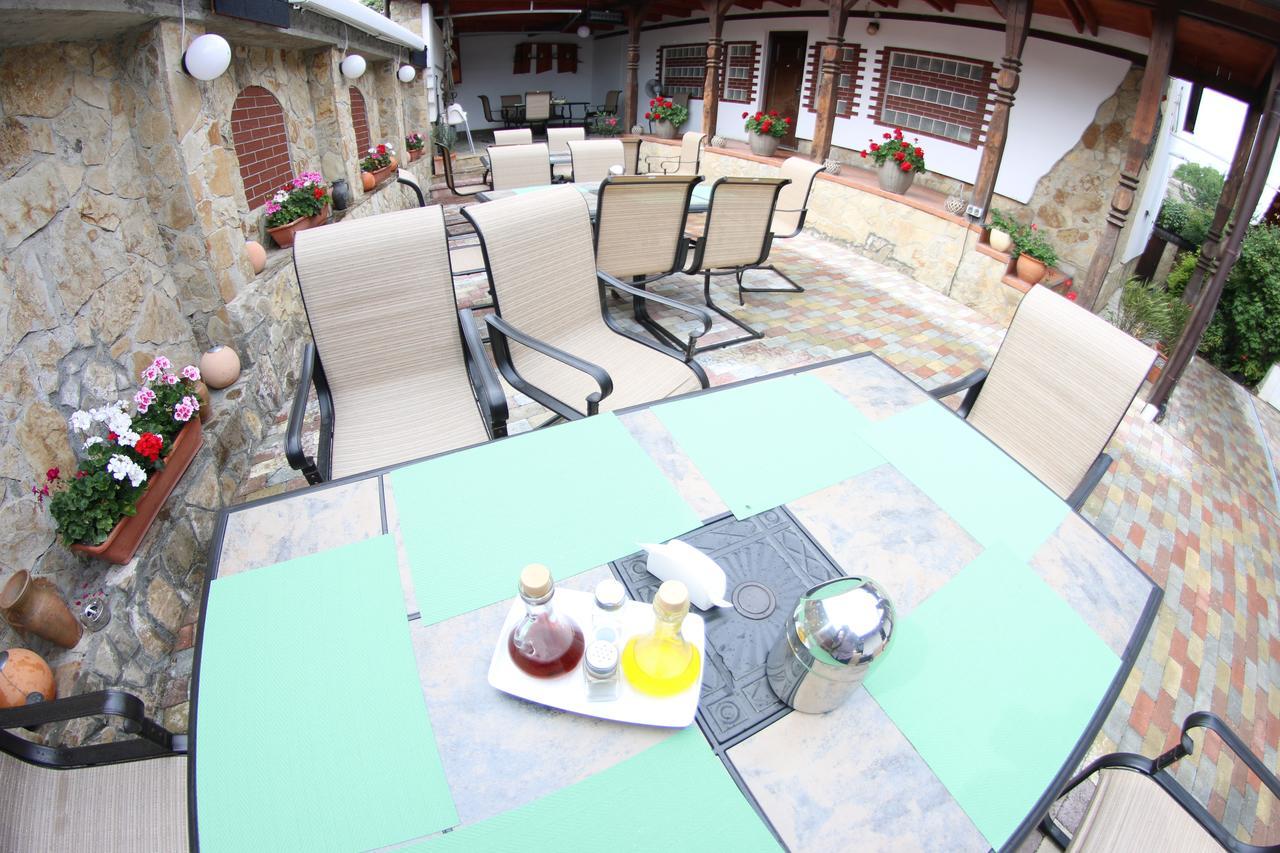 Casa Bucovineana Hotel Suceava Exterior foto