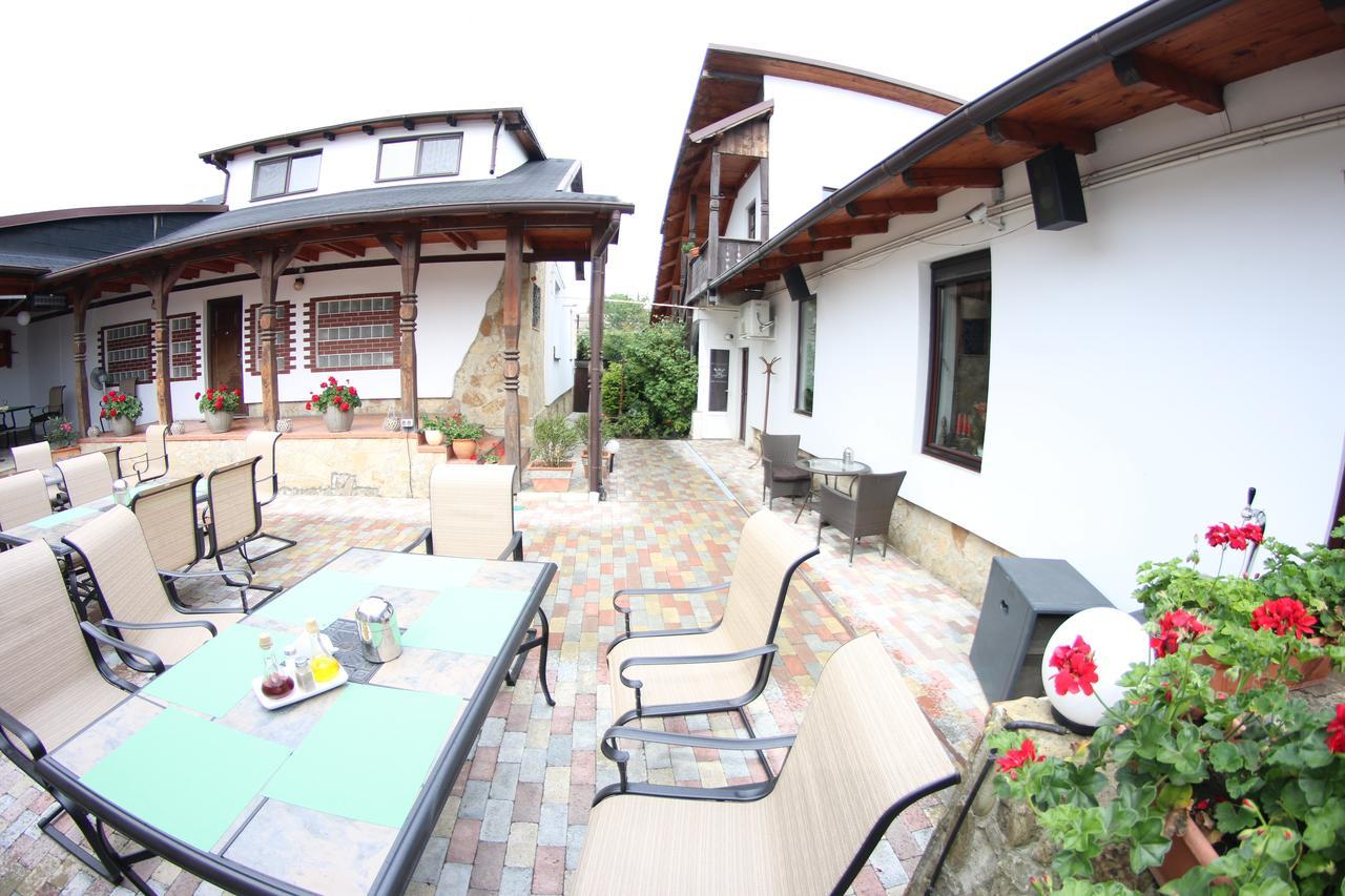Casa Bucovineana Hotel Suceava Exterior foto